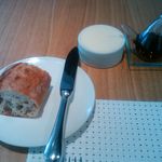 ミクニ マルノウチ - おいしいパンです。メゾンカイザーだそうです。