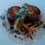 ミクニ マルノウチ - ほろほろ鳥はやっぱりちょっとぱさついてる、けど野菜がうまい。