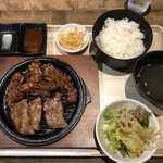 炭火焼肉 もざいく 春日店 - 厚切りタン&ハラミ焼肉ランチ