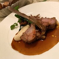 レストラン ロワール フレンチ - メイン（肉料理）：ニュージーランド産骨付き仔牛とリードヴォーのポワレ