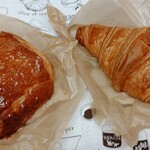 レタンプリュス - クロワッサン￥210とパン・オ・ショコラ￥230