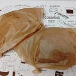 レタンプリュス - クロワッサンとパン・オ・ショコラ 丁寧に包んでくれていて嬉しい