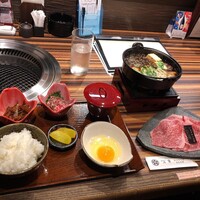 近江牛専門店 万葉 まえだ亭 - 