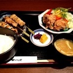 Toriyakihyuugaya - 鶏串焼きと唐揚げ定食
