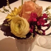 レストラン ヴァリエ - 机上の花