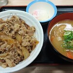 松屋 - 豚汁と温玉付きの牛めしセット