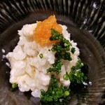 鮨匠 のむら - (08)真鱈の白子とシャリの炙りリゾット
      時期外れの真鱈の白子、暖冬の影響あり
      白子とシャリの両方を炙っており、白子のコクのある旨みに加熱されたシャリを混ぜるとまさにリゾットで冬を感じさせる一品です♪