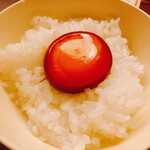 にくの匠 三芳 - たまり醤油に漬け込んだ卵かけご飯
