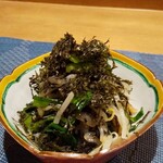 お料理 とみやま - もやしと青菜の和え物