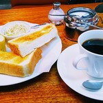 富士 - モーニング510円 トースト ゆで卵 フルーツ ミニサラダ ホットコーヒー