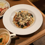 VILLA ROSSO TRE - かぶとほうれん草のラザニア風パスタ(サラダ、スープ、ドリンク付き)1,400円(税別)