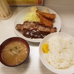 キッチンニュー早苗 - 日替わり定食（ビーフステーキとキスフライ）