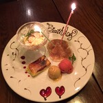 ピッツェリア グランデ - お誕生日のデザートプレート　可愛らしい～！