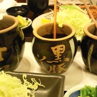 とんかつ まい泉 青山本店 - ソースはつぼ入り