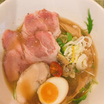 麺屋 貝原 - 美しい盛り付けです