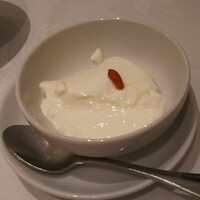 Szechwan Cuisine & Wine 四川料理 御馥 中之島ダイビル店 - 杏仁豆腐