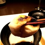 日本料理 TOBIUME - 河豚の白子を焼き餅風に