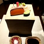 日本料理 TOBIUME - "左だ右だと騒ぎなさんな"