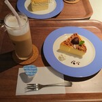 Garibar Café - チーズケーキ マロン と アイスカフェラテ。