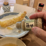 おうどん 瀬戸晴れ - エビ天１尾は藻塩で・・・