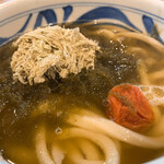 おうどん 瀬戸晴れ - 梅とろ昆布うどん
