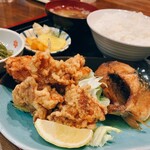 秋桜 - サバ味噌煮とから揚げセット