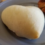 ブーランジェリーランプパティスリーシオン - バターナンカレー220円