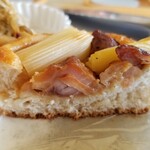 ブーランジェリーランプパティスリーシオン - 照り焼きチキン断面