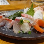 大衆酒場 魚18番 - 刺身のカウンター限定盛り