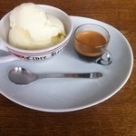 プレストコーヒー - ミルクジェラートのエスプレッソがけ