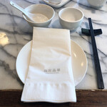 故宮晶華 - テーブル席へ