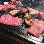 Ask the meat - 焼いてるところ
                        トングの変えは無かったですね。