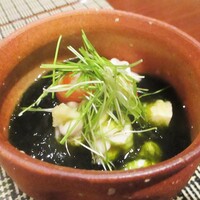 やすい - 蒸し物・タラの白子 アオサ海苔の茶碗蒸し：海老、竹の子 の茶碗蒸しの表面をアオサのりが覆い、プリッとして、中がトォロォ～リの タラの白子がたっぷりと載っています。　数日前から底冷えのする名古屋の夜に 暖かな茶碗蒸しでの お迎えが嬉しいですネ！　ほんのりと生姜が香る一品です。　　　　　　2020.02.08