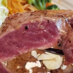 大衆ステーキ 肉の助 - すっごく柔らかくてキメが細かい肉質