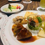 オールデイダイニング シーズンカフェ - チェダーチーズハンバーグ