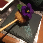 ステラ - 見た目も華やかに食用花を添えてカマンベールチーズ ^ ^