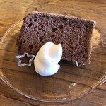 Morino Kumasan Kafe - めちゃうまシフォンケーキ。＋料金で別のケーキもチョイスできるらしい。