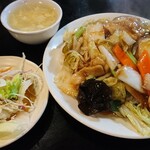 龍宮楼飯店 - 中華丼の定食