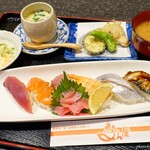 魚もん屋 - 2019年9月　にぎり寿司定食【デザート、コーヒー付で1500円】