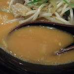 北海道ラーメン ひむろ - 味噌オロチョンのスープ