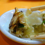 ラーメン金ちゃん - クワイ入りでシャキシャキな餃子。