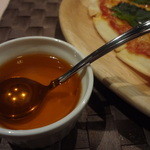 本丸 - 鷹の爪とオリーブオイルを煮詰めた物