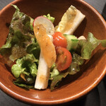 塩ホルモン 周吾 - 大根？白菜でした〜♬
      茎もシャクシャクして
      とても美味しい♡