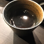 塩ホルモン 周吾 - 食後を見計らって
      温かいお茶を出してくれる
      気遣いが素敵ﾃﾞｽ...♪*ﾟ