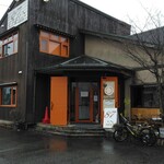 87cafe - お店の前