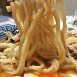 Yugawara Ramen - 硬めの茹で加減の中太麺