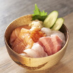 Kutsurogi izakaya kambee - 本日の海鮮丼