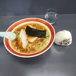 中華そば　マル真 - 醤油ラーメン 細麺
おにぎり