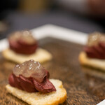 プレゼンテ スギ - 2020.2 鹿血液とタマネギのペースト（ブーダンノワール仕立て）生姜とカルダモンの林檎ジャム