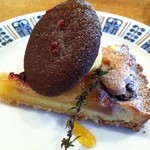 コーヒーと焼き菓子のお店　ｊｏｉａ - リンゴとブルーベリーのタルト
